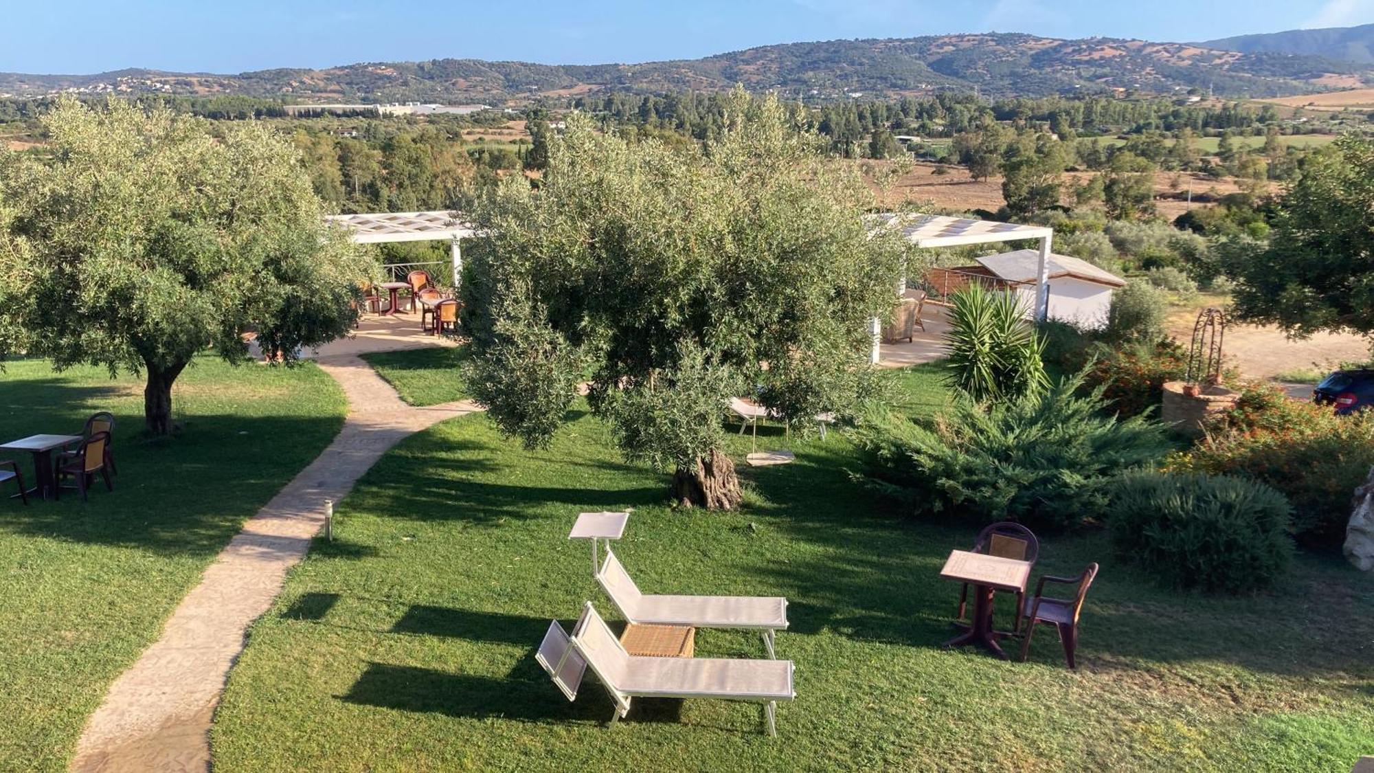 Hotel Essenza Di Mirto La Caletta Eksteriør bilde