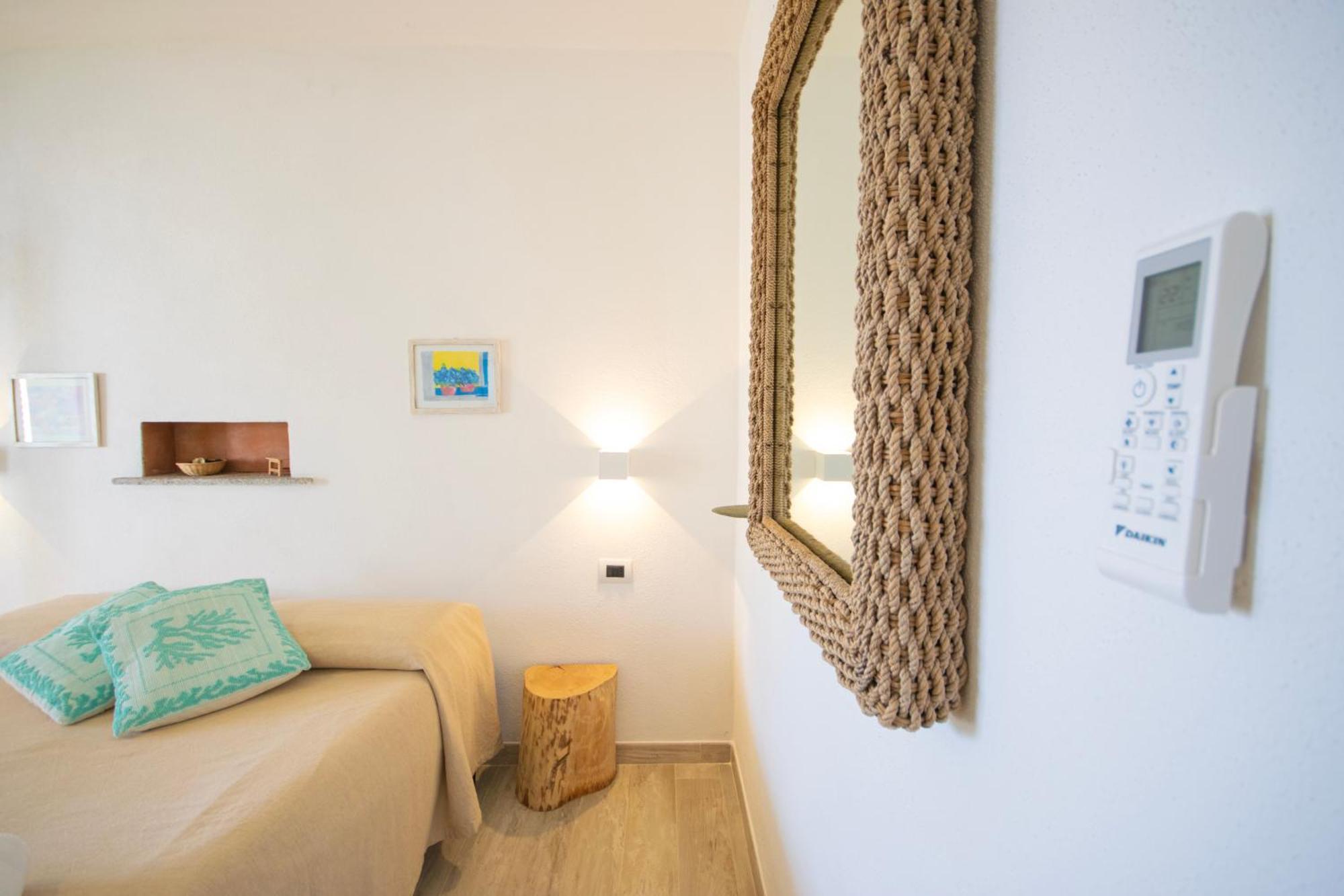 Hotel Essenza Di Mirto La Caletta Eksteriør bilde